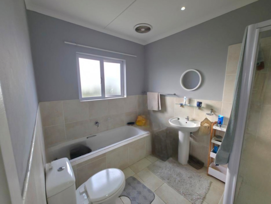 1 Bedroom Property for Sale in Beacon Bay Eastern Cape
